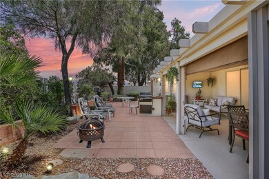 2675 Holy Cross Dr, Las Vegas, NV 89156 - photo 2