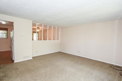 8816 Old Ironsides Dr, Louisville, KY 40228 - photo 5