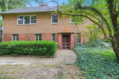 100 Lucy Rd, Howell, MI 48843 - photo 2