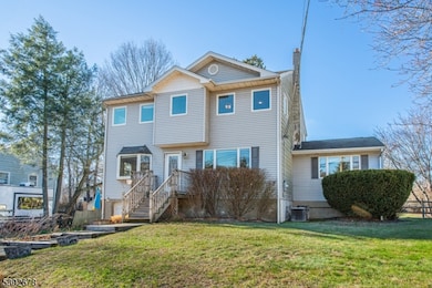 8 Tyler Place, Hewitt, NJ 07421 - photo 2