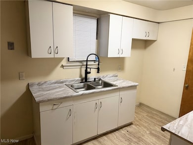 19812 Stockton Ave, Maple Heights, OH 44137 - photo 2