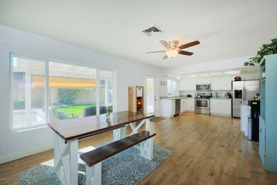 Dining & Kitchen