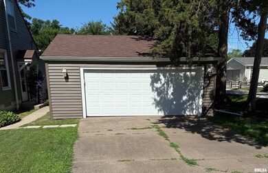 3416 N Sturdevant St, Davenport, IA 52806 - photo 3