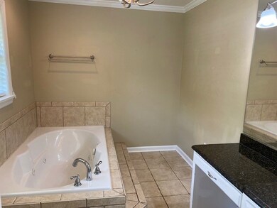 1203 Forest Glen Dr, Albany, GA 31707 - photo 2