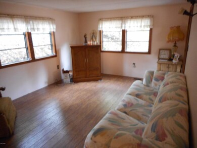 110 Hanrahan Ct, Matamoras, PA 18336 - photo 5