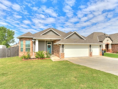 1301 Atalon Dr, Moore, OK 73160 - photo 2