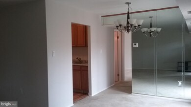 5208 Newton St unit 202, Bladensburg, MD 20710 - photo 4