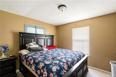 518 W Chaparral St, San Juan, TX 78589 - photo 5