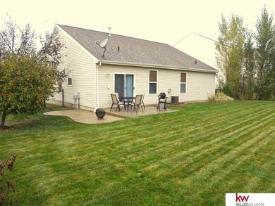 2111 Lakewood Dr, Papillion, NE 68046 - photo 6