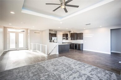 9933 Marnewood Dr, Johnston, IA 50131 - photo 3