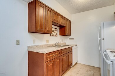 451 Yucca Court-15