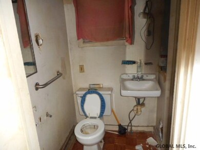 78 Wyllie St, Schenectady, NY 12307 - photo 7