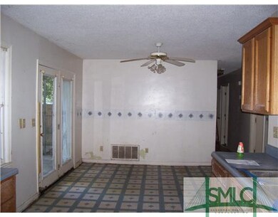 Kitchen. BREAKFAST AREA