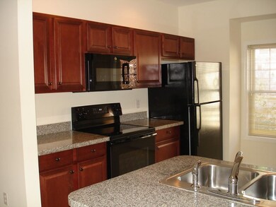 43 Hackett Hill Rd unit 31, Manchester, NH 03102 - photo 3
