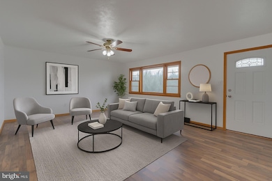 304 S Reymann St, Ranson, WV 25438 - photo 3