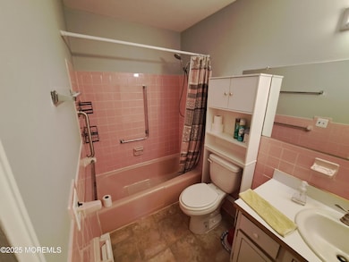 bathroo 163 Columbine