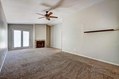 5330 E Fairfield St-37