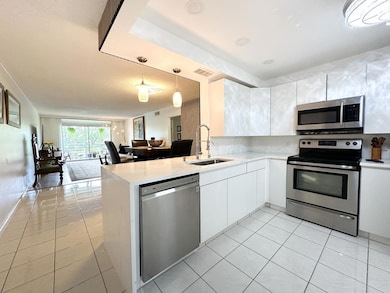 4301 Martinique Cir unit H2, Coconut Creek, FL 33066 - photo 3