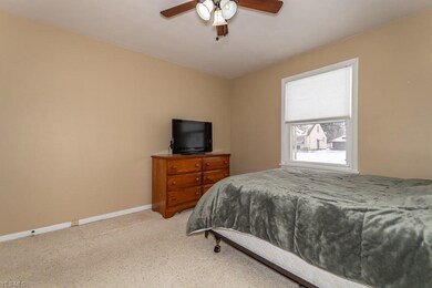 2242 Larchmont Dr, Wickliffe, OH 44092 - photo 4