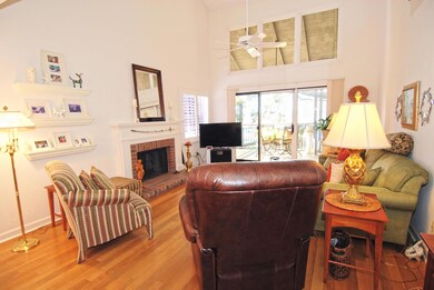 MLS_DSC_0210_living1