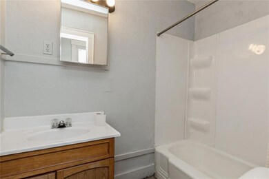 1211 5th Ave SE, Cedar Rapids, IA 52403 - photo 5