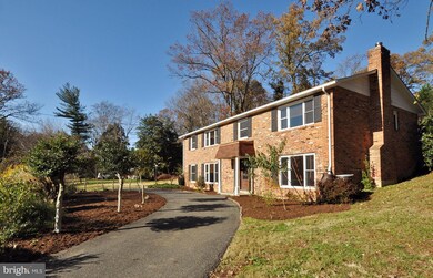 8013 Cindy Ln, Bethesda, MD 20817 - photo 2