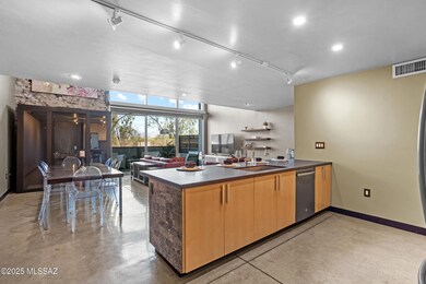 8_1001 s 17th st 112-009