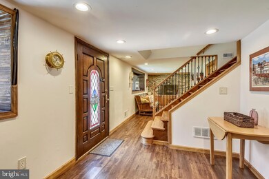 9919 Macarthur Blvd, Bethesda, MD 20817 - photo 6