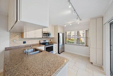 14 Amherst Ct unit B, Royal Palm Beach, FL 33411 - photo 7