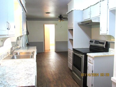 7909 Standley St, North Richland Hills, TX 76180 - photo 5