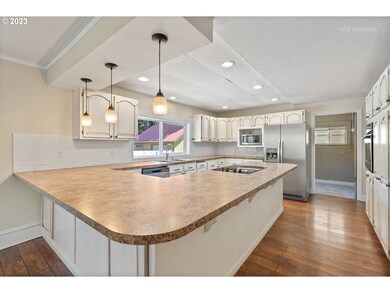 830 N Locust St, Canby, OR 97013 - photo 5