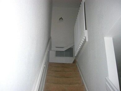 swinton sq 006