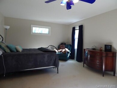 17x17 Spacious Master 1 with 15x6 walk in closet