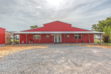 113 S Wilder St, Chouteau, OK 74337 - photo 2