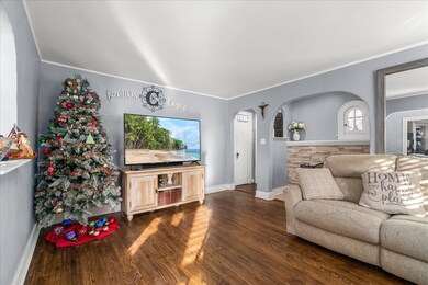 937 Pearl St, Aurora, IL 60505 - photo 2