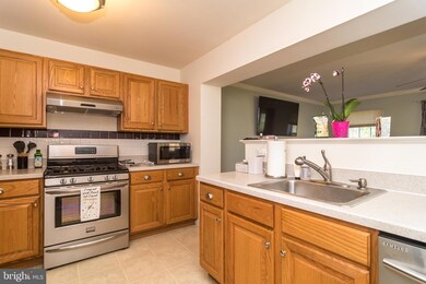 153 Vernon Ct unit 14, Lansdale, PA 19446 - photo 6