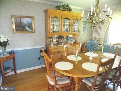 195 Fletcher Dr, Morrisville, PA 19067 - photo 5