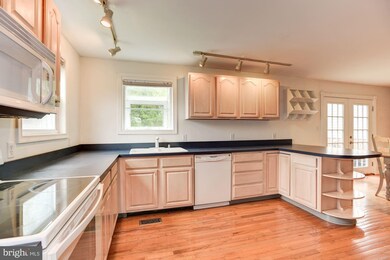 7349 Gaither Rd, Sykesville, MD 21784 - photo 5