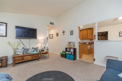 22364 Espuella Dr, Santa Clarita, CA 91350 - photo 4