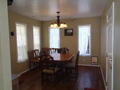 841 Forest Glen Dr, Central Point, OR 97502 - photo 5