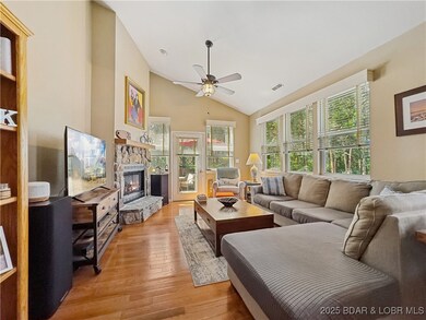 Living Room/ Fireplace