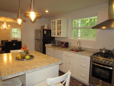 114 Basswood Dr, Hawley, PA 18428 - photo 5