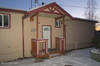 111-158438 Side Porch