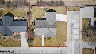 1523 Idlewylde Dr, Scottsbluff, NE 69361 - photo 5