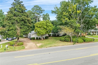 1144 E University Dr, Auburn, AL 36830 - photo 2