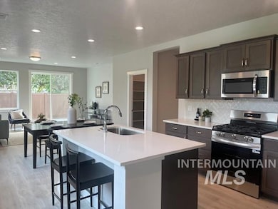 1471 E Prairiefire St, Meridian, ID 83646 - photo 2