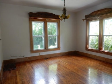 806 NW A St, Bentonville, AR 72712 - photo 7