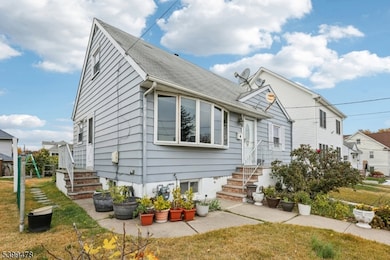 18 Scher Place, Passaic, NJ 07055 - photo 2