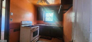 4102 The Alameda, Baltimore, MD 21218 - photo 4