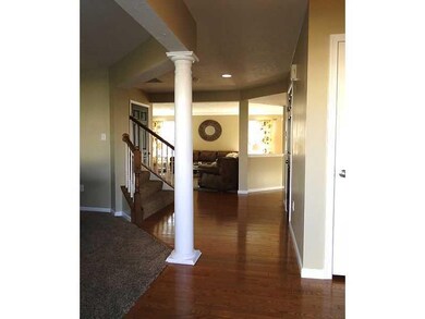 Entry/Foyer.